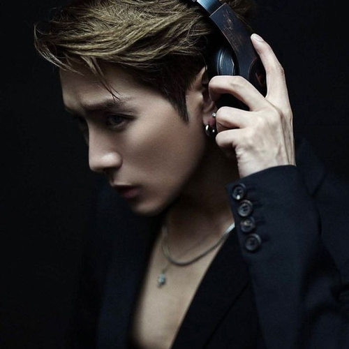 دانلود آهنگ Go Ghost از Jackson Wang