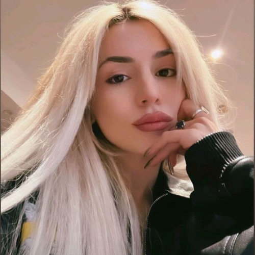 دانلود آهنگ In The Dark از Ava Max